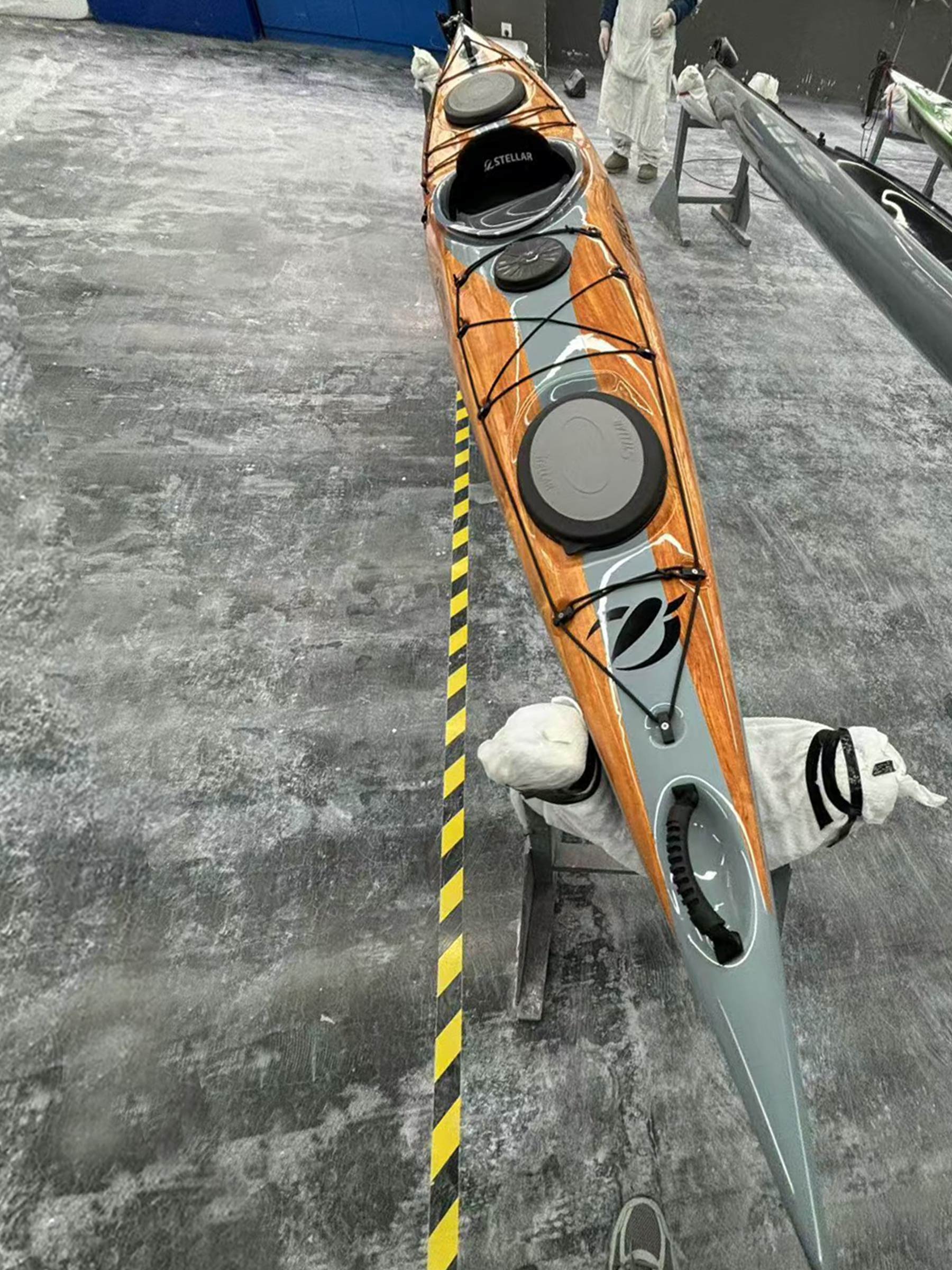 Kayak de randonnée en bois modèle au choix bois / carbone
