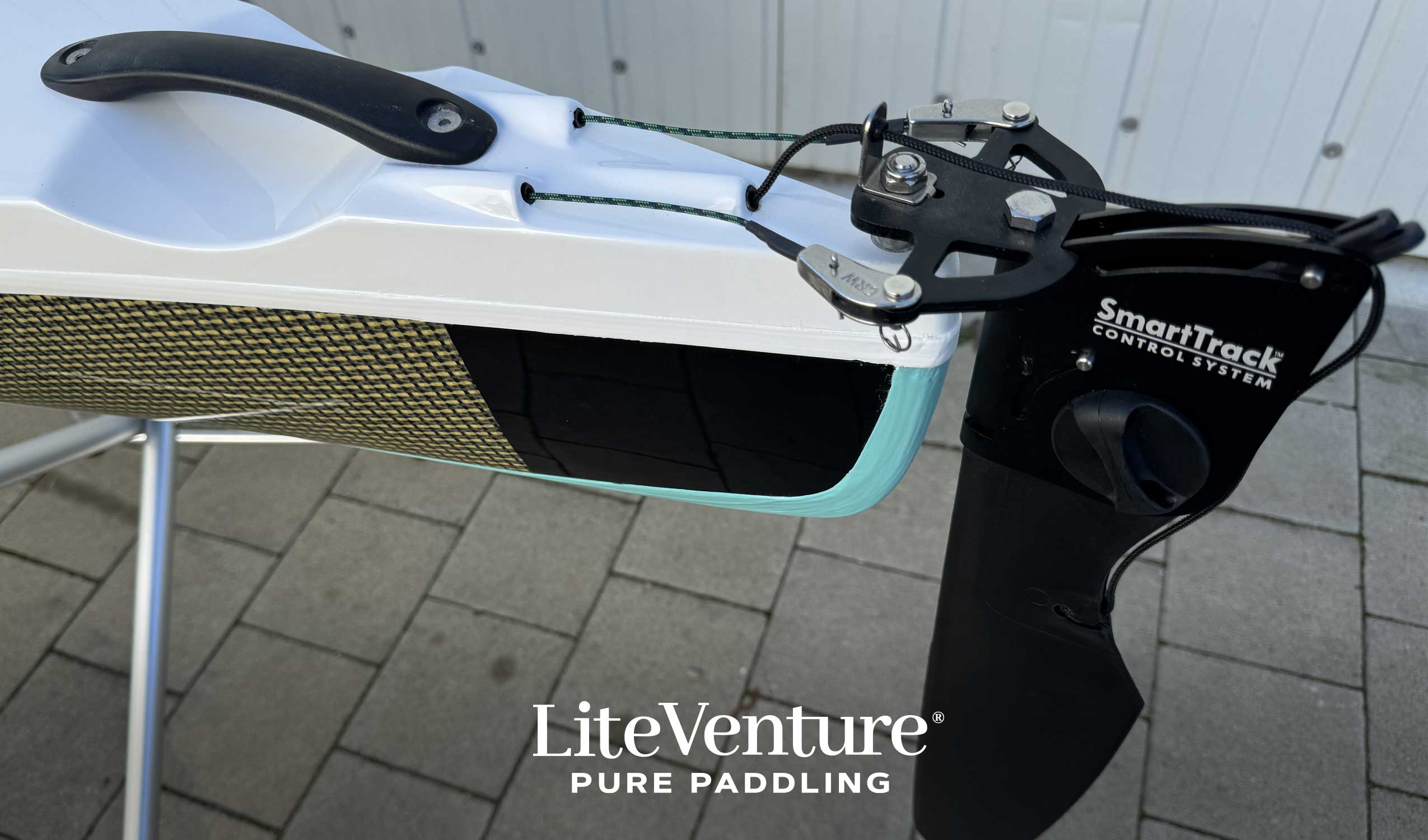 Mira 485 - Stratificazione in carbonio/kevlar - Bianco/Turchese