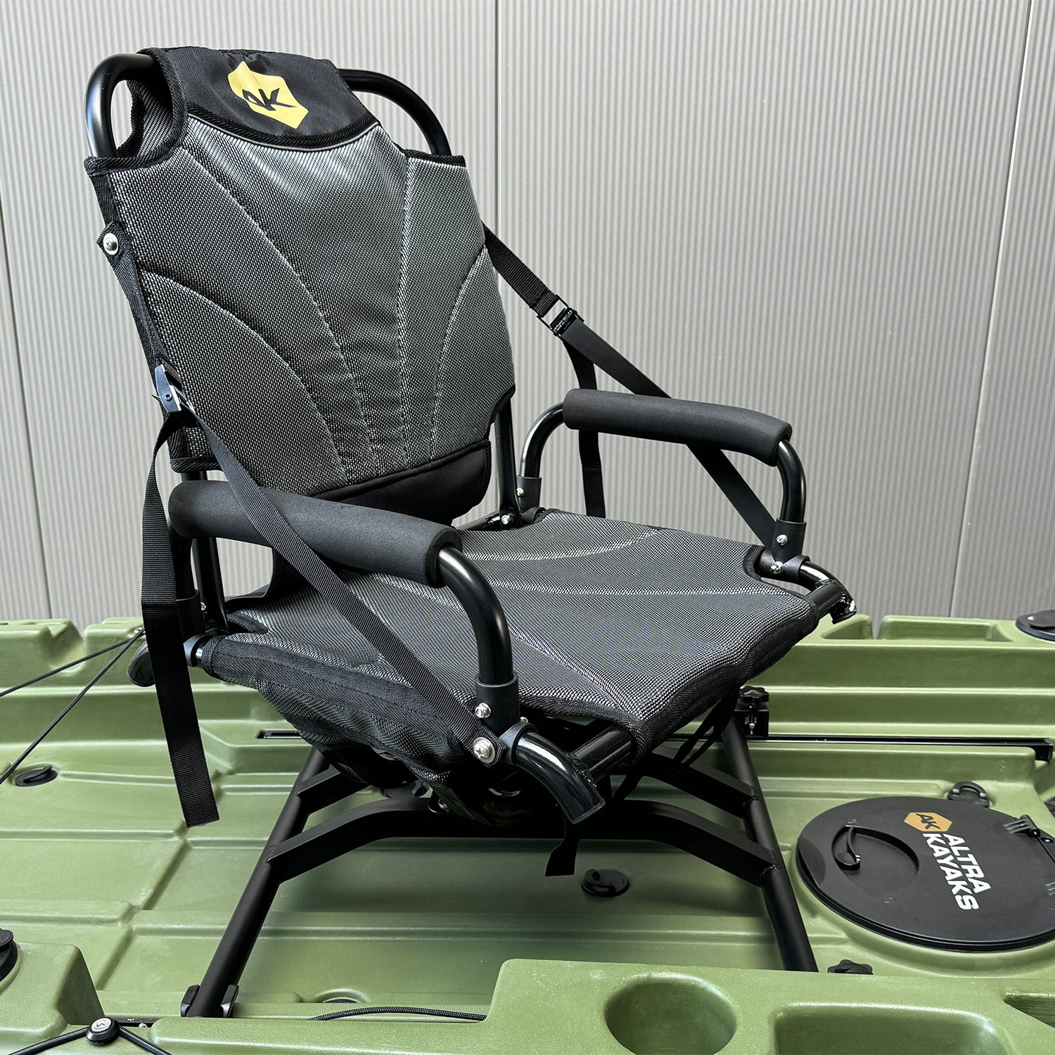 Swivel seat for fishing kayaks-360° swivelling + lockable