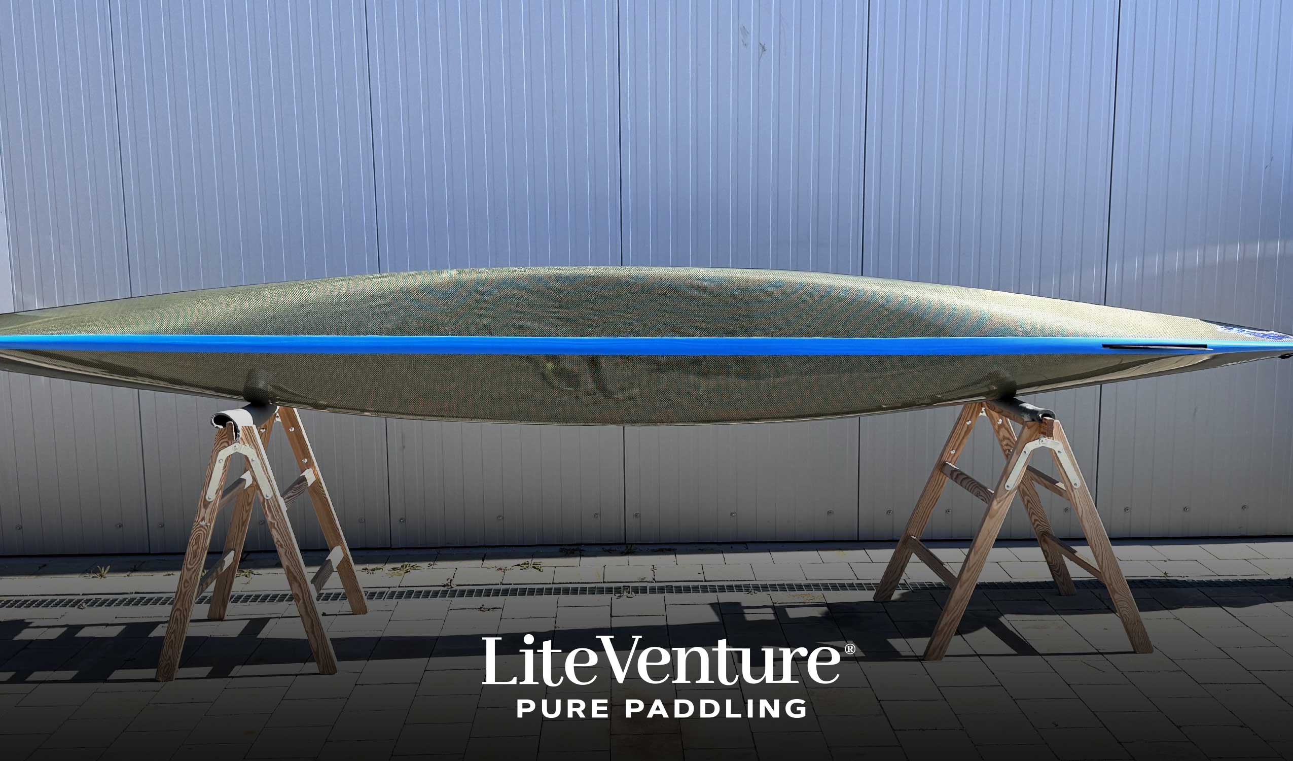 Hunter 520-C/K Layup-Sky Blue - Carbon/Kevlar Sichtcarbon