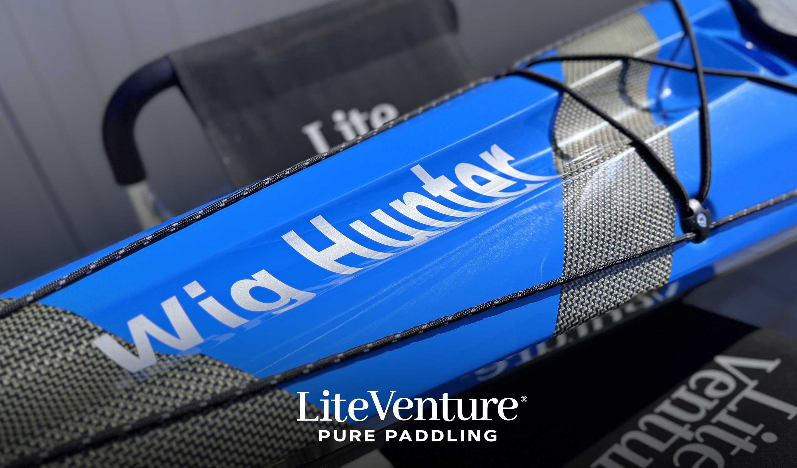 Hunter 520-C/K Layup-Sky Blue - Carbon/Kevlar Sichtcarbon