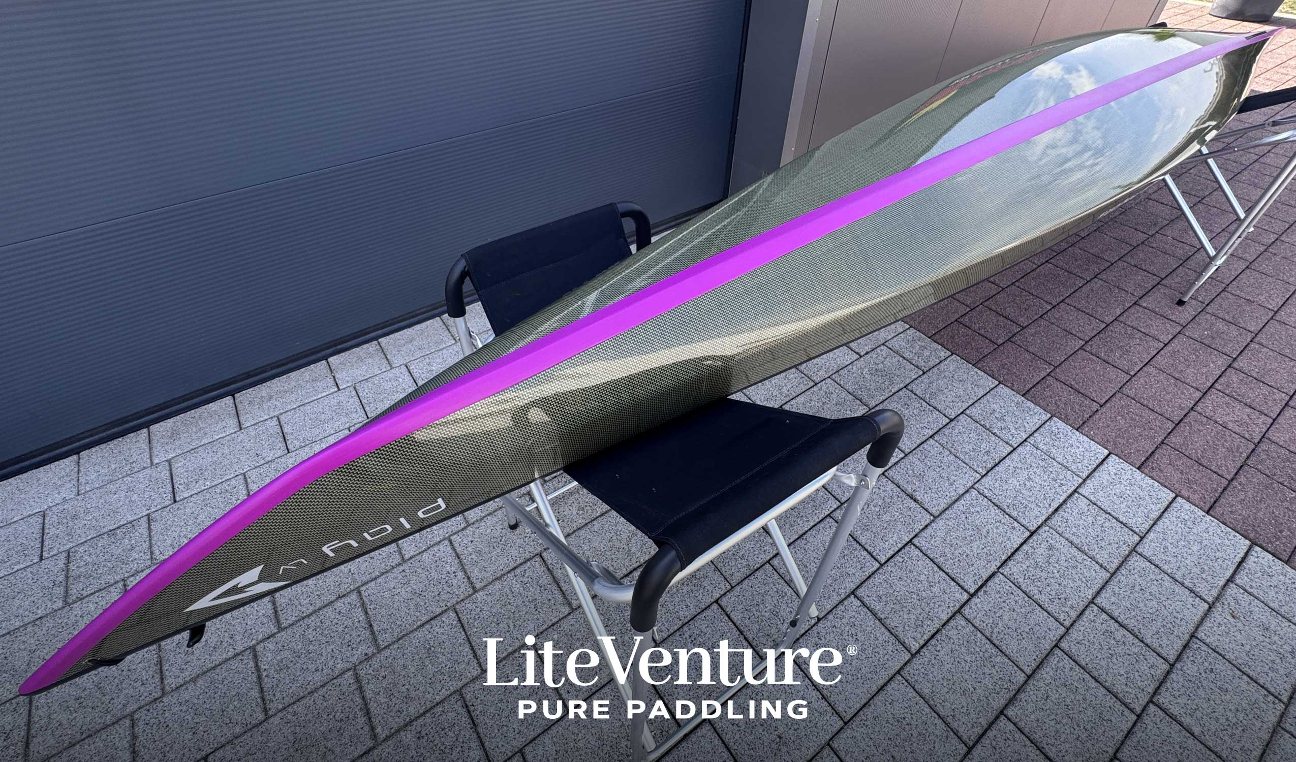 Arrow Play LV Seekajak-Carbon/Kevlar Layup mit Carbondeck-Purple/Sichtcarbon