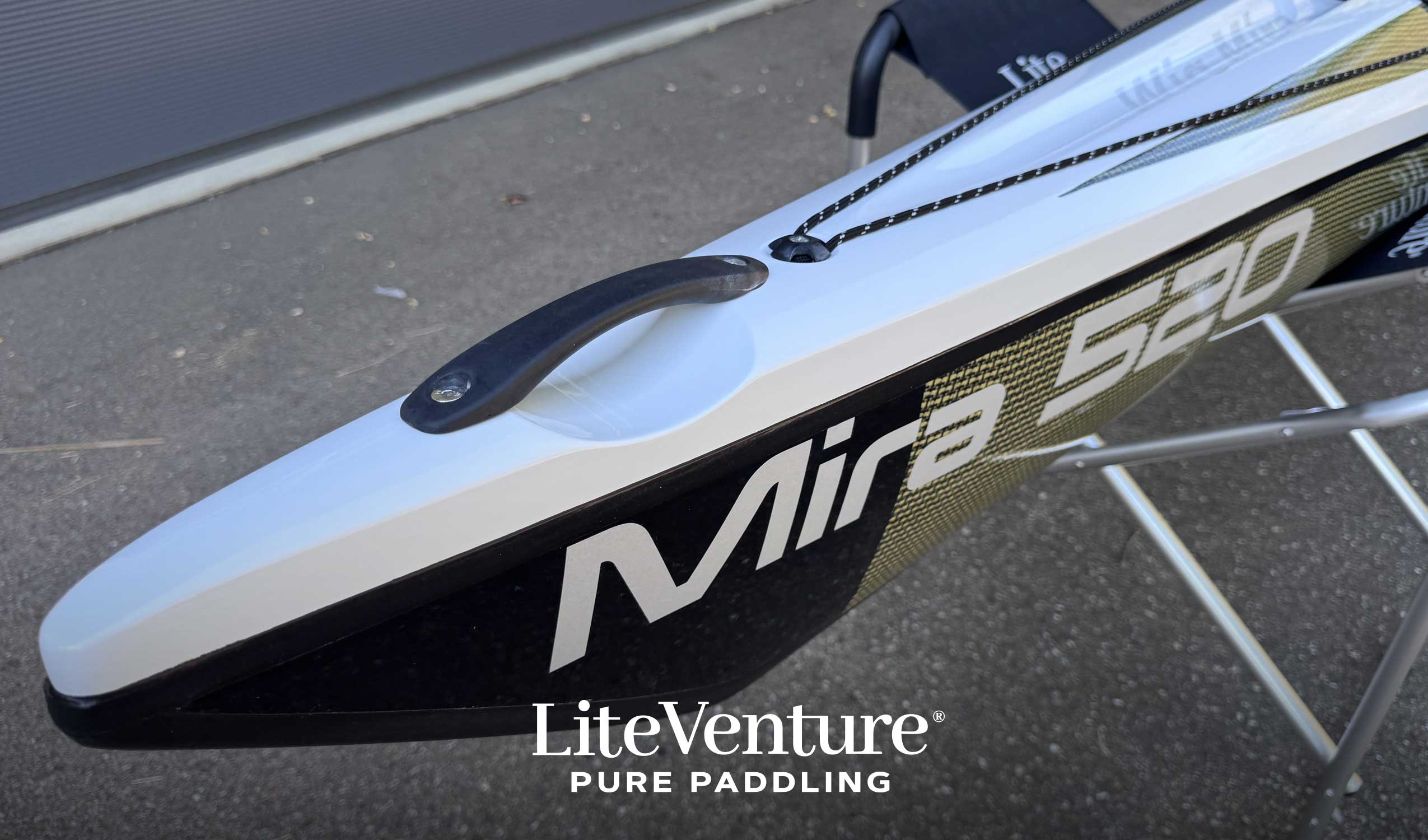 Mira 520 Seekajak-Naked Carbon/Kevlar Layup-White / Sichtcarbon