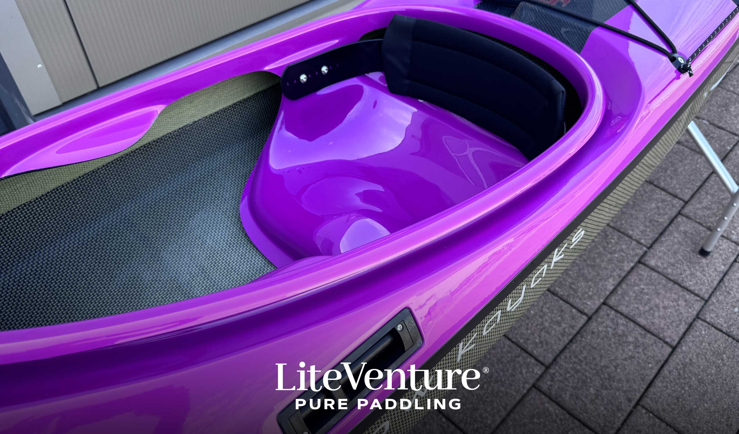 Arrow Play LV Seekajak-Carbon/Kevlar Layup mit Carbondeck-Purple/Sichtcarbon