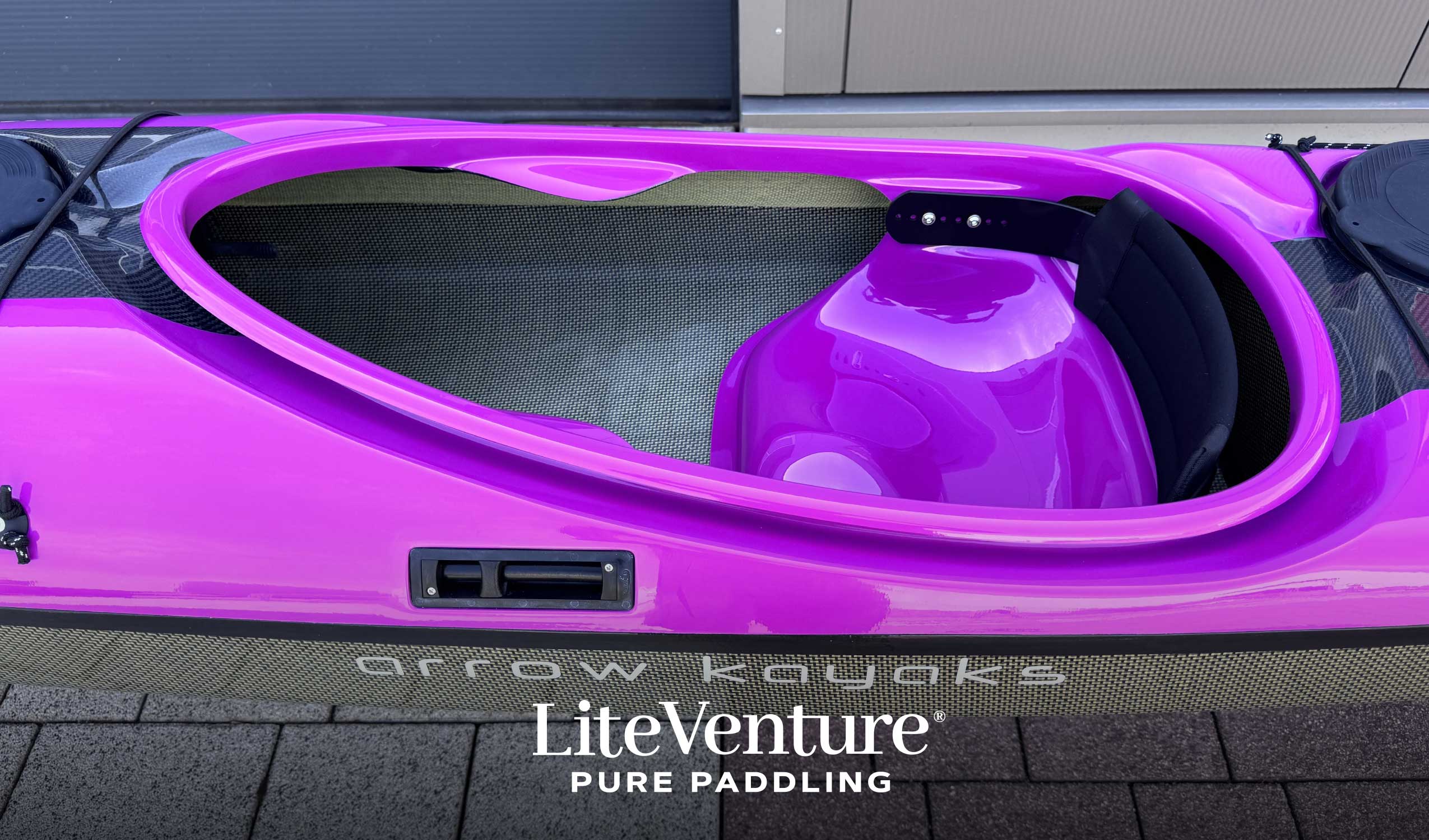 Arrow Play LV Seekajak-Carbon/Kevlar Layup mit Carbondeck-Purple/Sichtcarbon