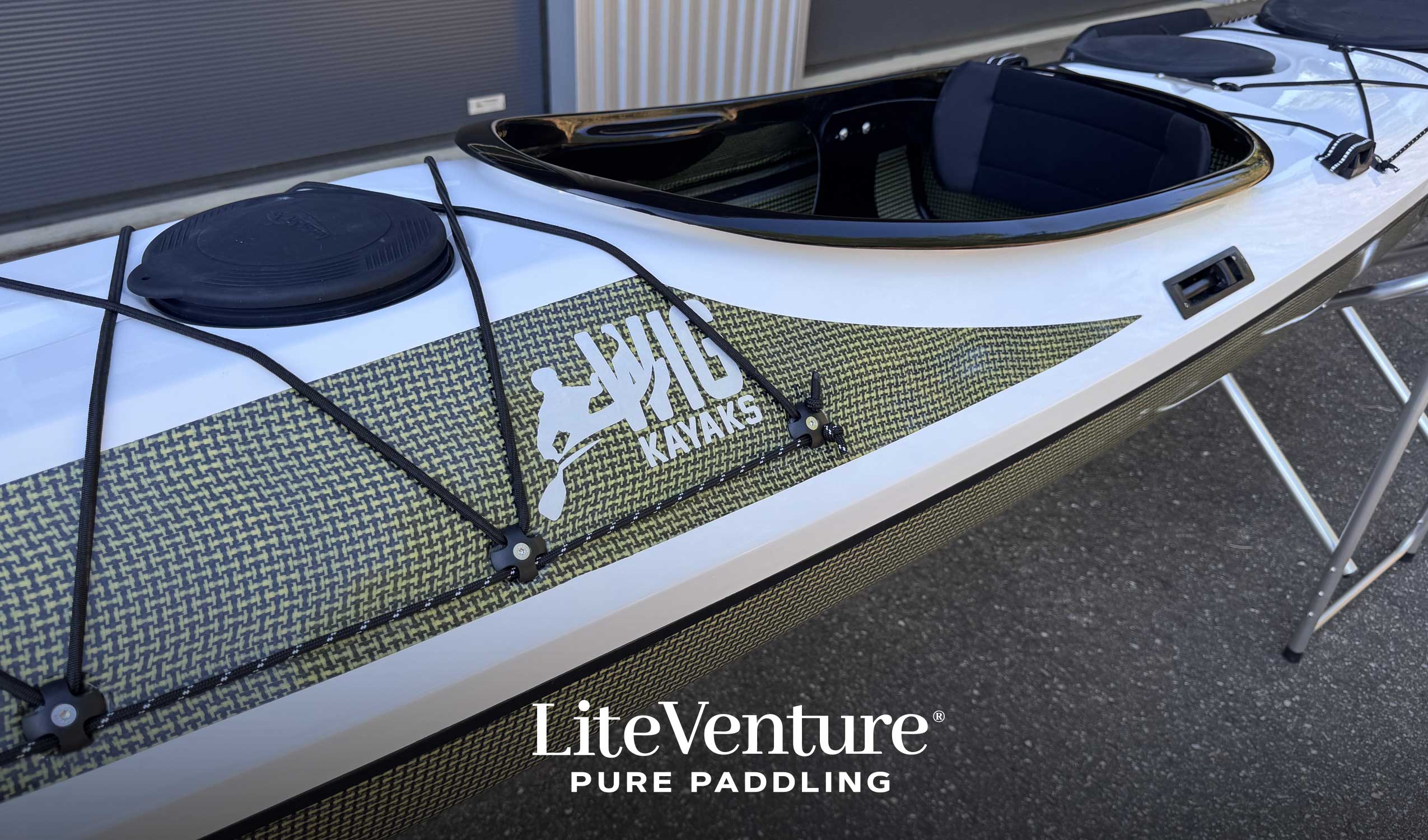 Mira 520 Seekajak-Naked Carbon/Kevlar Layup-White / Sichtcarbon