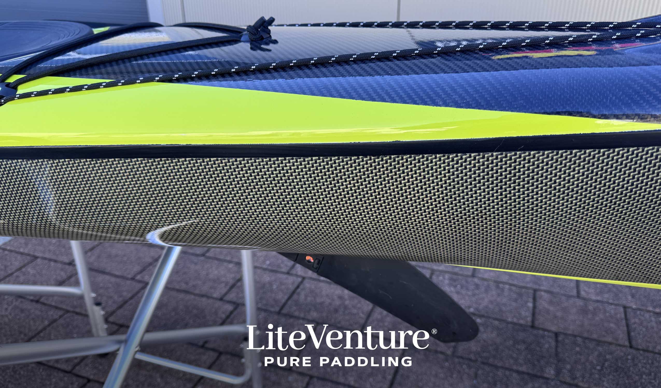 Arrow Empower-Carbon/Kevlar Layup-Special Edition Carbon Arrow / Acid Green