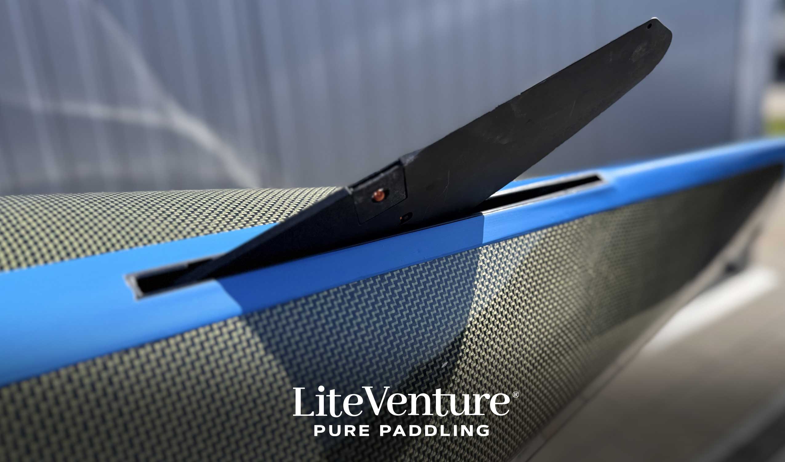 Arrow Play MV-Carbon/Kevlar Layup-Sky Blue/Sichtcarbon