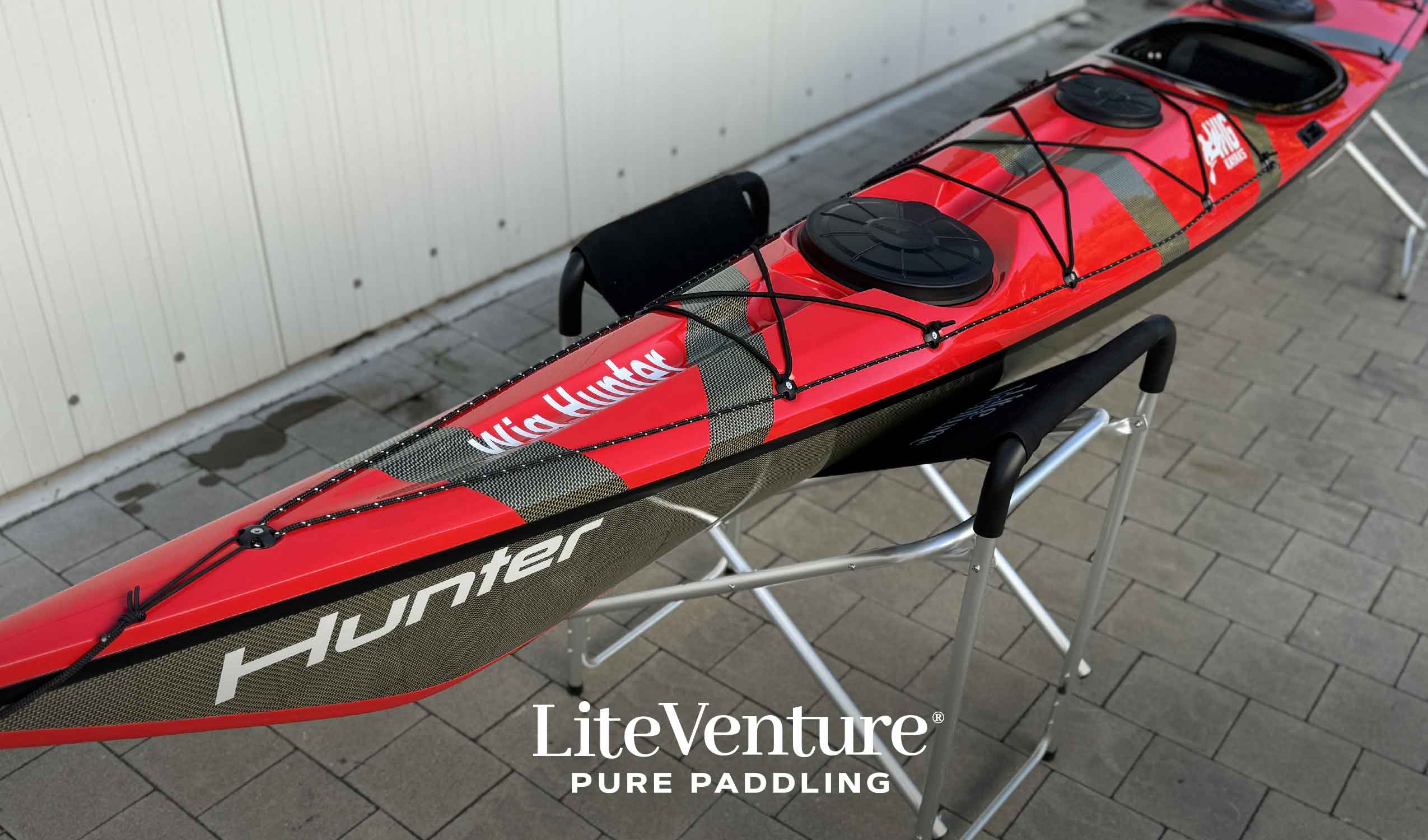 Hunter 520-Carbon/Kevlar Layup-All Red