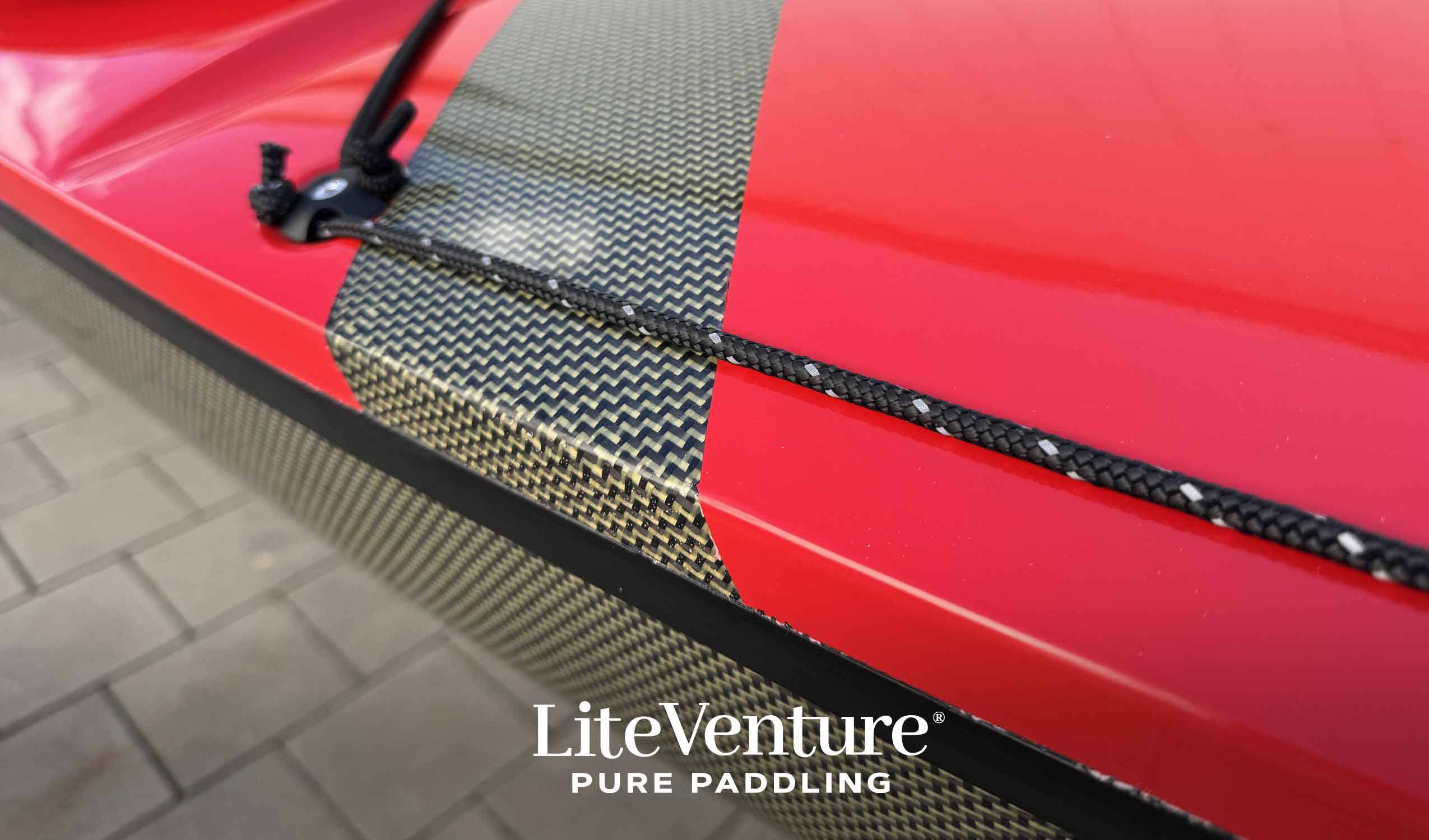 Hunter 520-Carbon/Kevlar Layup-All Red