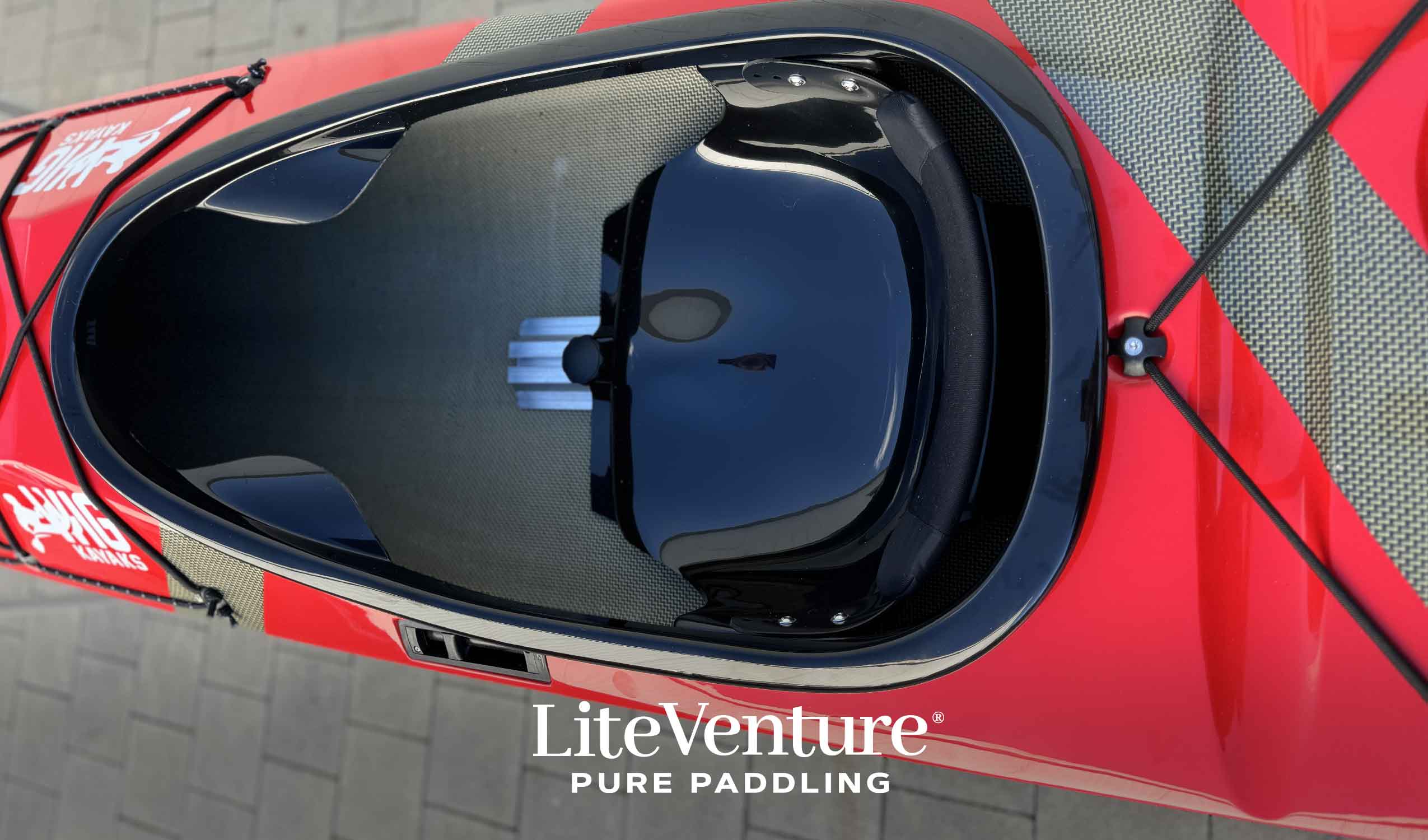 Hunter 520-Carbon/Kevlar Layup-All Red