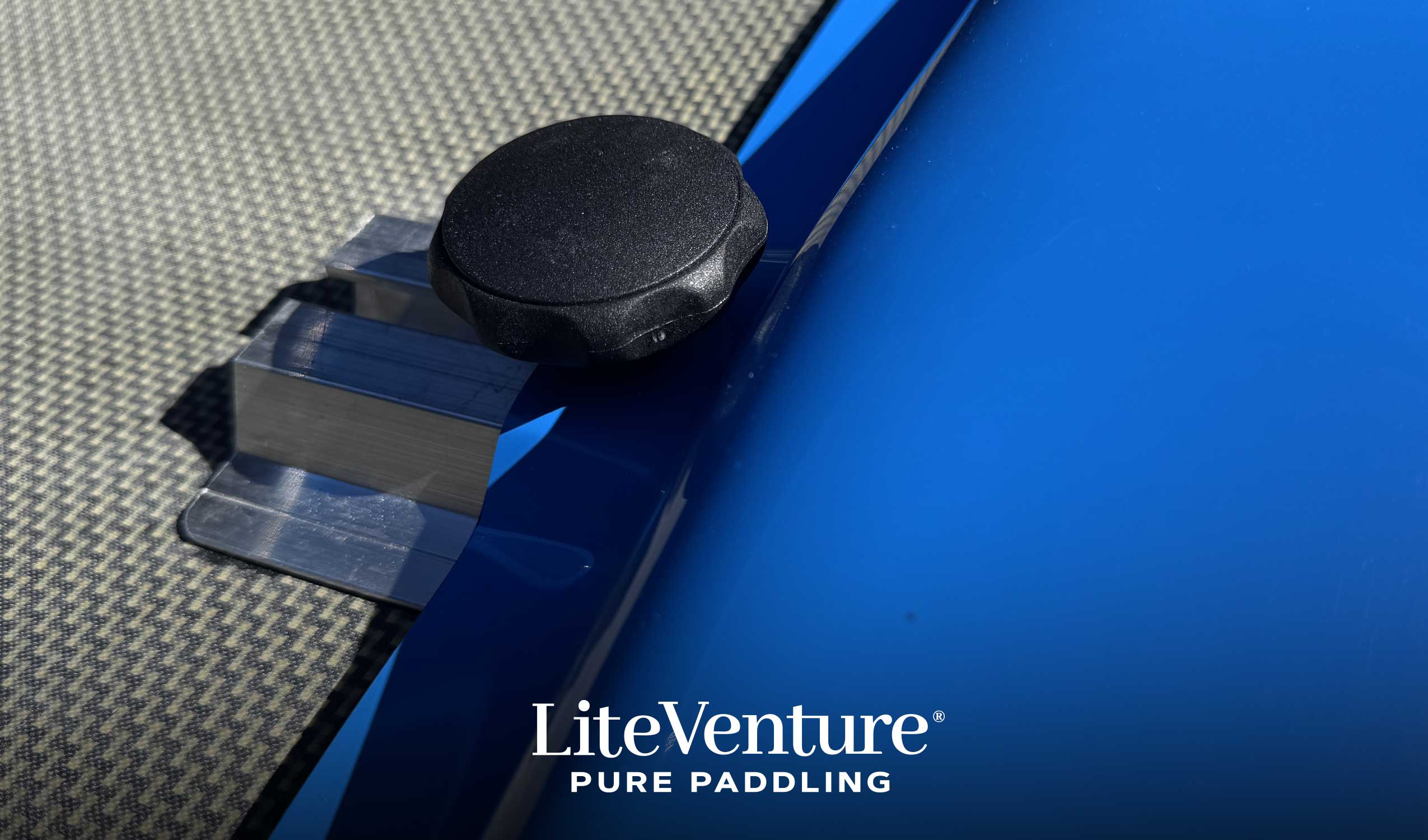 Hunter 520-C/K Layup-Sky Blue - Carbon/Kevlar Sichtcarbon