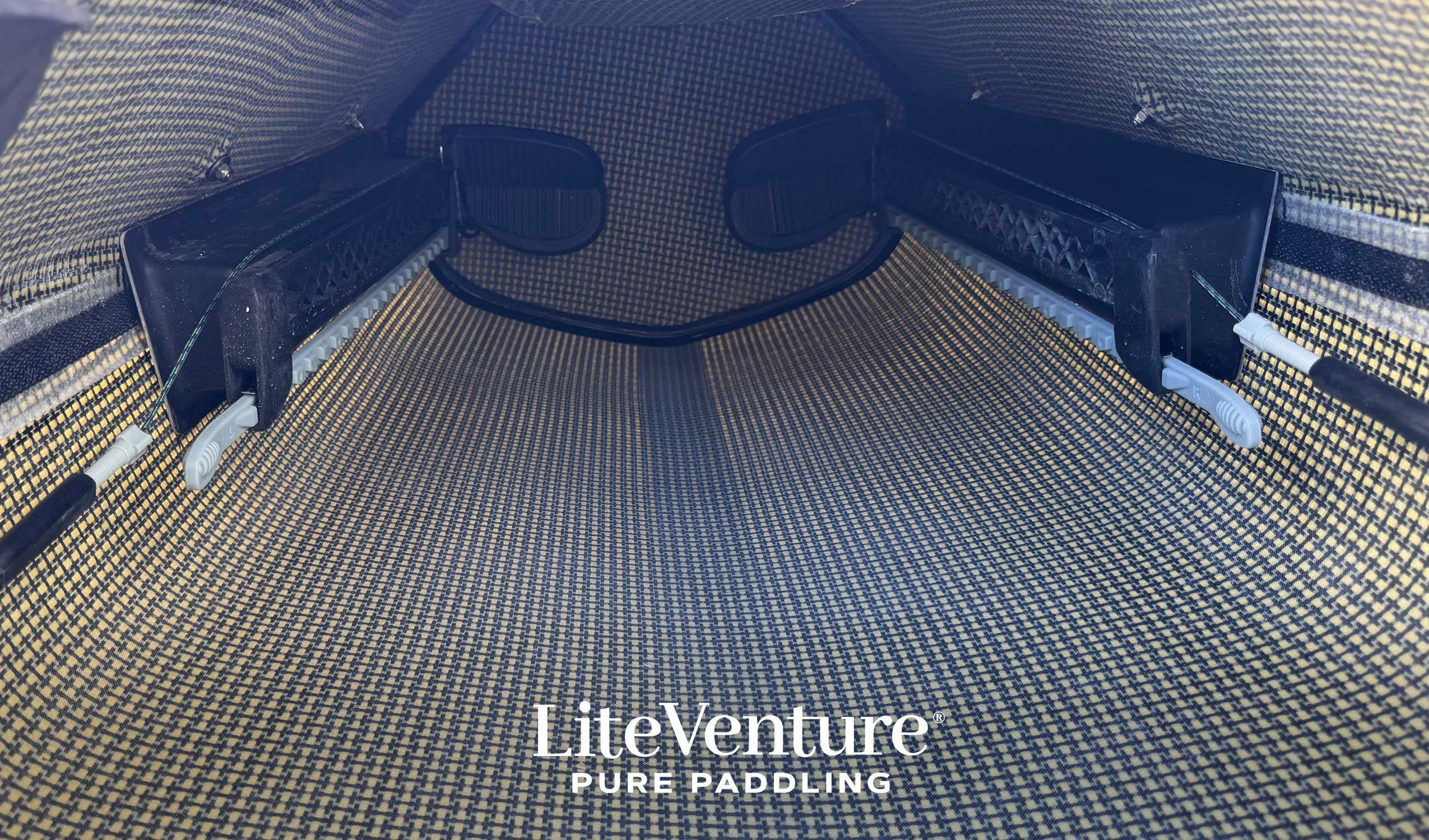 Mira 485 - Stratificazione in carbonio/kevlar - Bianco/Turchese