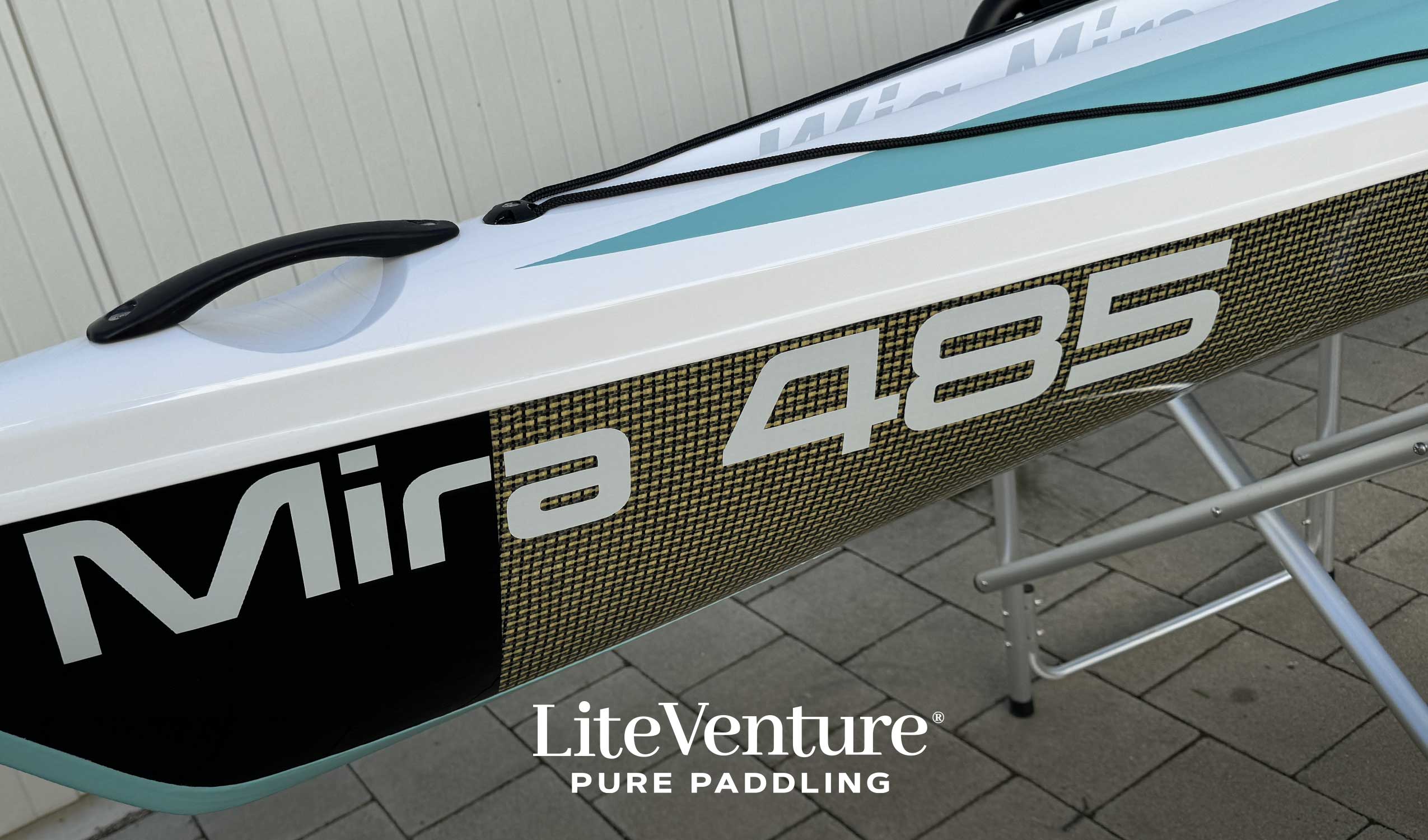 Mira 485 - Stratificazione in carbonio/kevlar - Bianco/Turchese