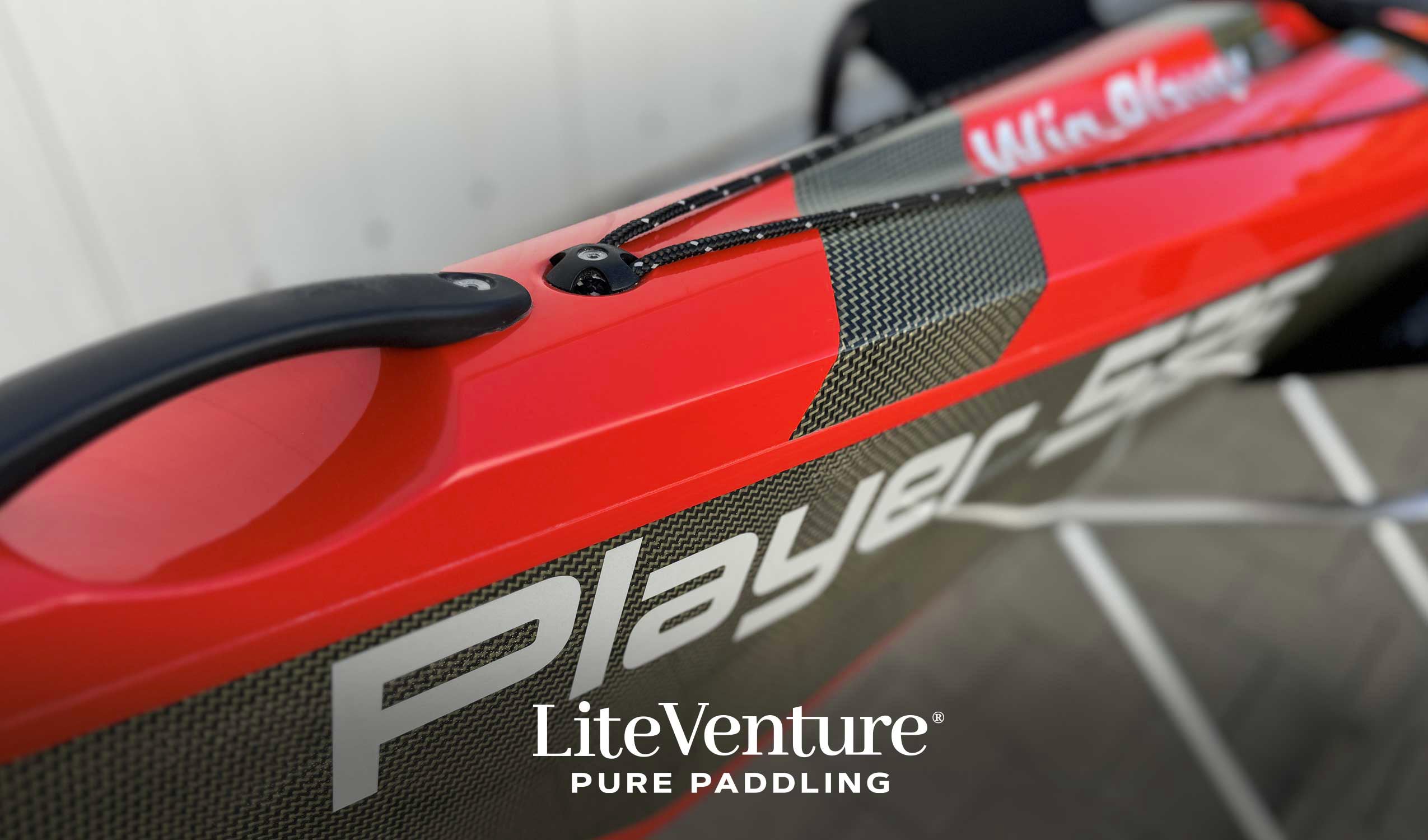 Player 525, Seekajak-Carbon/Kevlar Layup-Rot mit Sichtcarbon