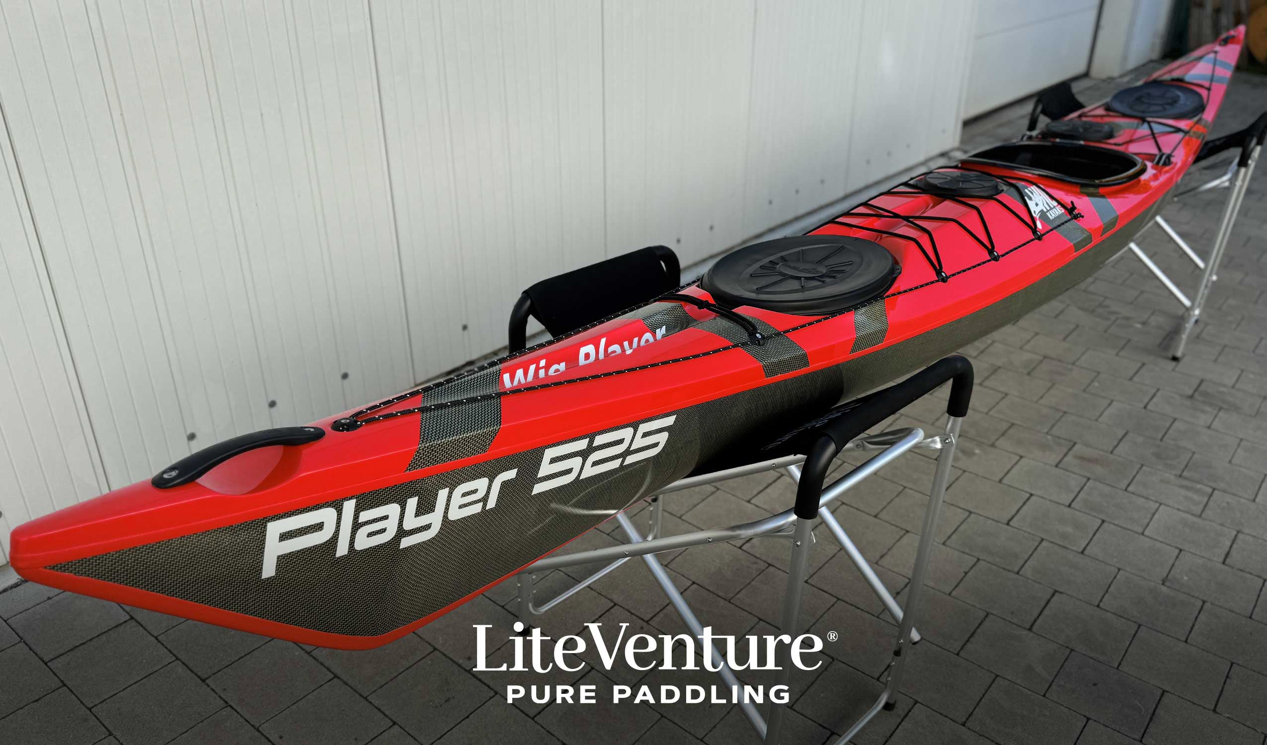Player 525, Seekajak-Carbon/Kevlar Layup-Rot mit Sichtcarbon