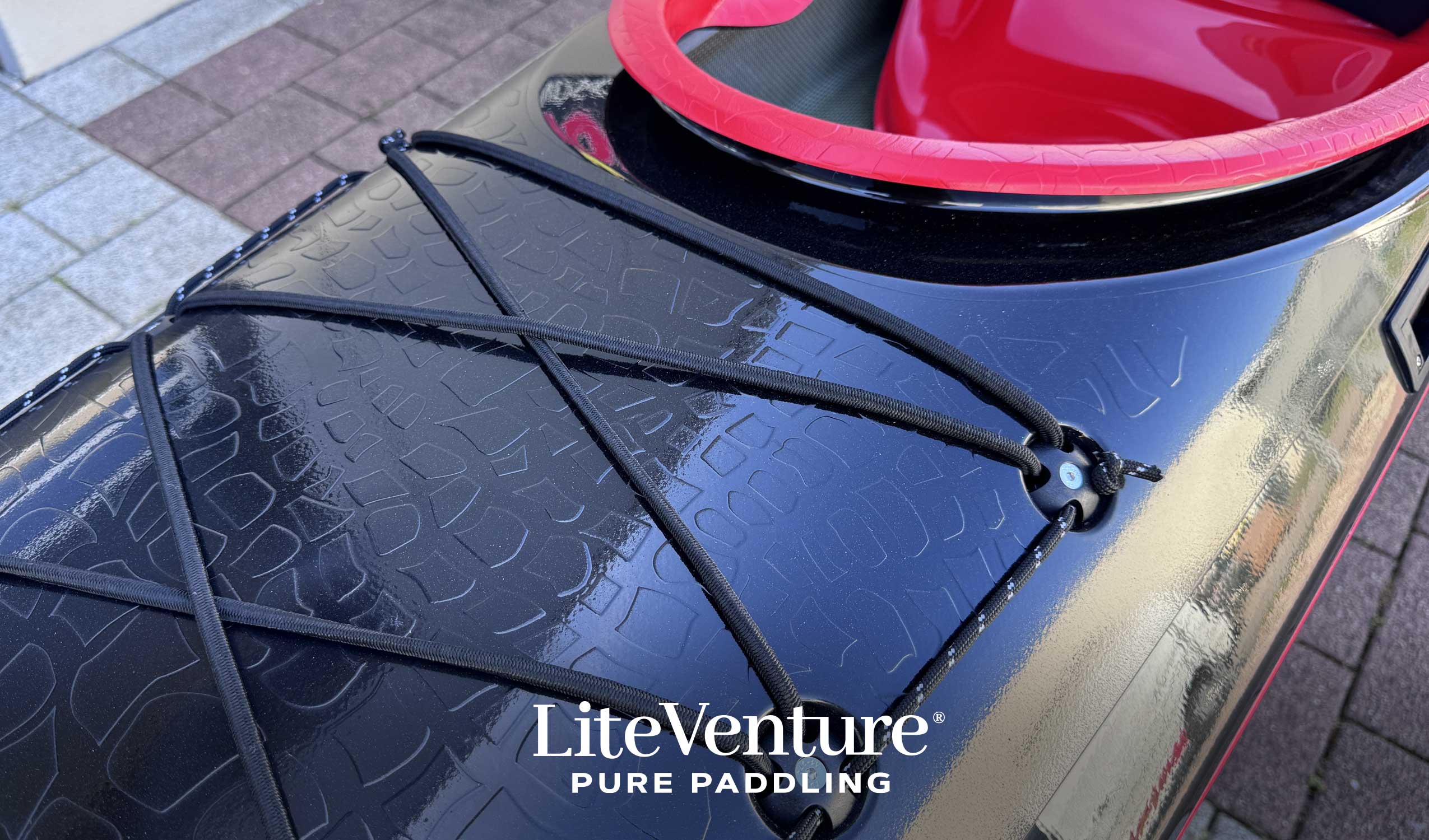 Greenland GT carbon/kevlar layup black/red with visible carbon fibre