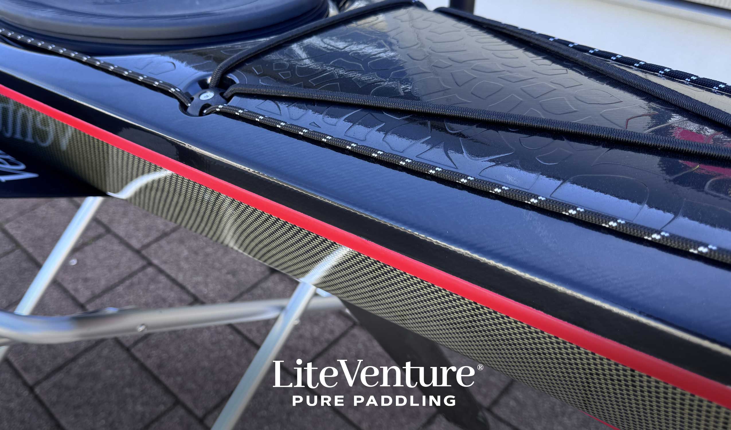 Greenland GT carbon/kevlar layup black/red with visible carbon fibre