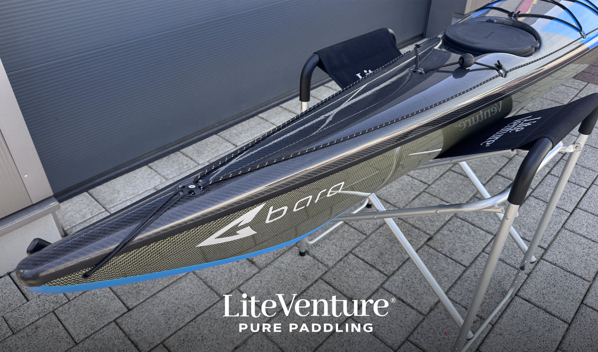 Arrow Bara Seekajak-Carbon/Kevlar Layup-Carbondeck Sky Blue/Sichtcarbon
