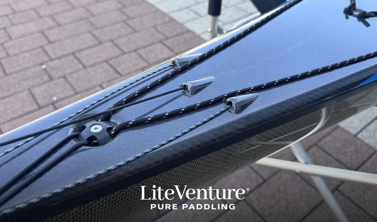 Arrow Bara Seekajak-Carbon/Kevlar Layup-Carbondeck Sky Blue/Sichtcarbon