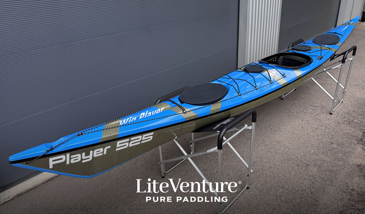 Player 525 kayak de mer-Carbon/Kevlar Layup-Bleu ciel avec carbone apparent