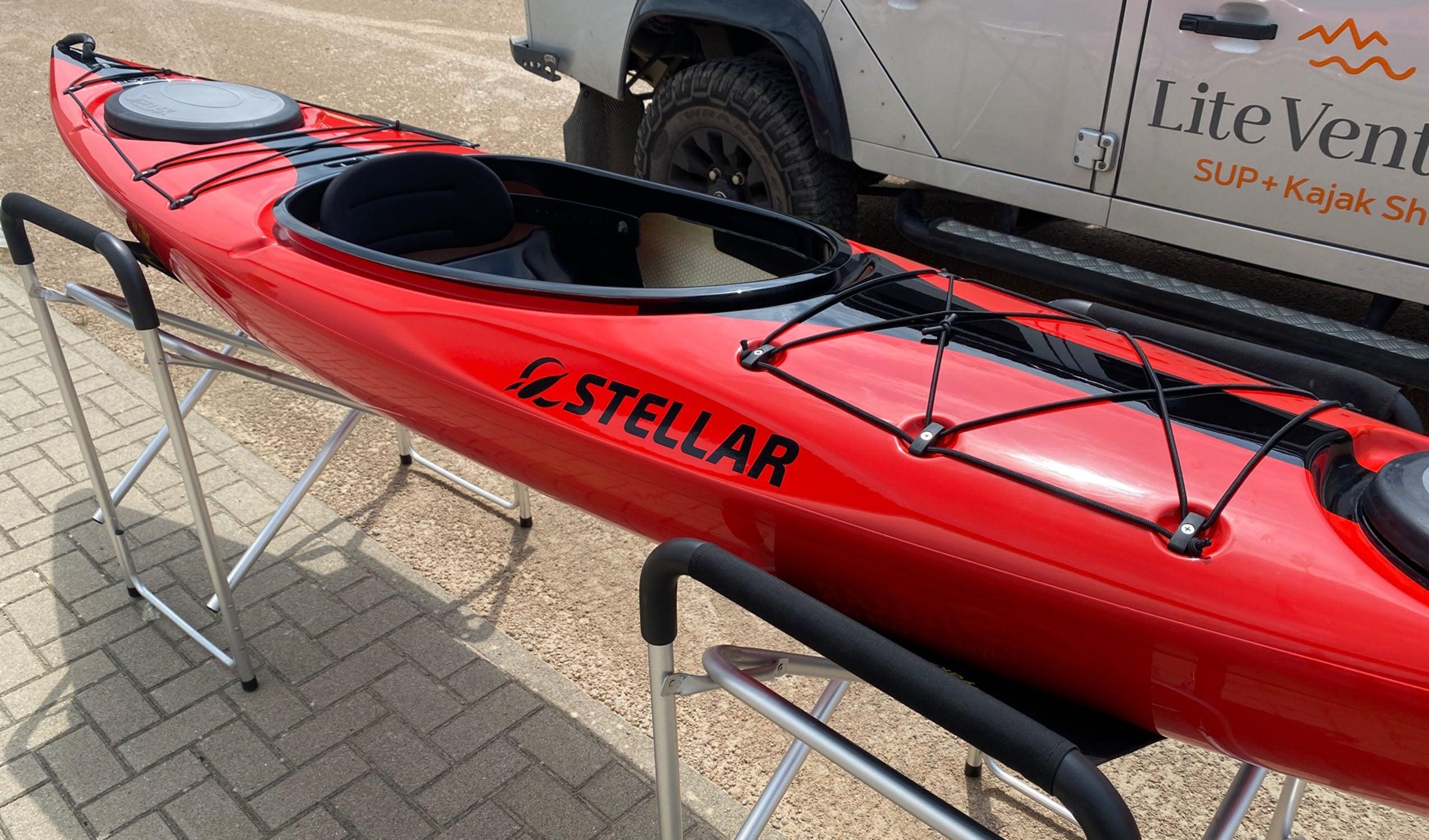 Produktbild von Kajak " S12 Advantage-rot schwarz " der Marke STELLAR Lightweight für 2290.00 €. Erhältlich online bei Lite Venture ( www.liteventure.de )